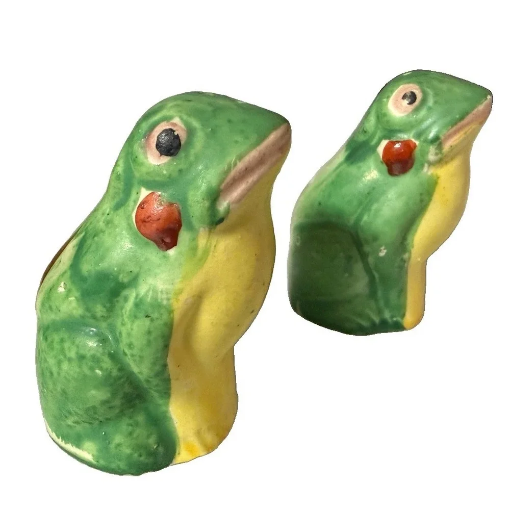 Vintage Japan Frog Salt Pepper Shakers Ceramic Hand Painted MCM Kitsch Corks